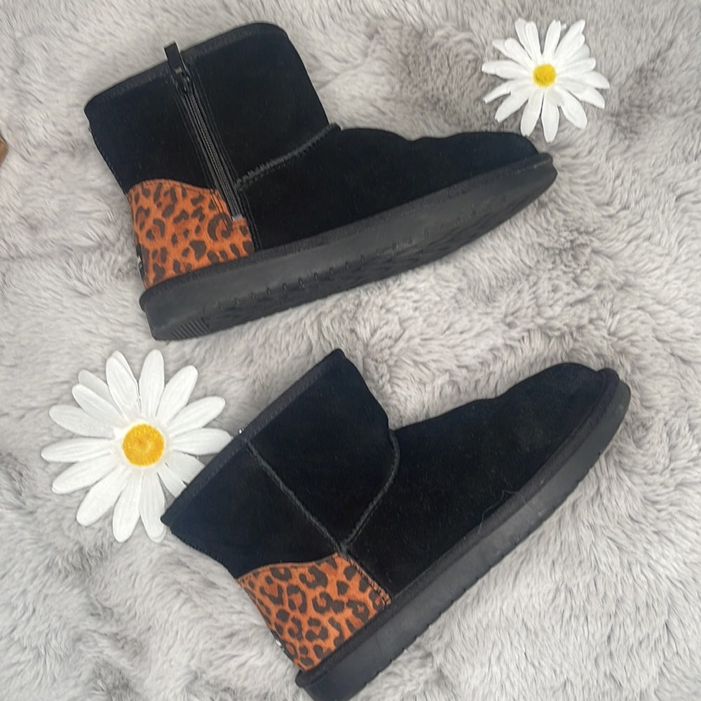 🔥UGG Koola Mini Leopard Boots, Girls Size 3 (fits Women’s size 5-6)